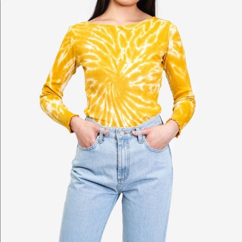 paloma wool yellow flor top